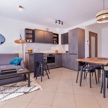 Stylish Two Bedroom Apartment&Garage Parking Place ดูบรอฟนิก ภายนอก รูปภาพ